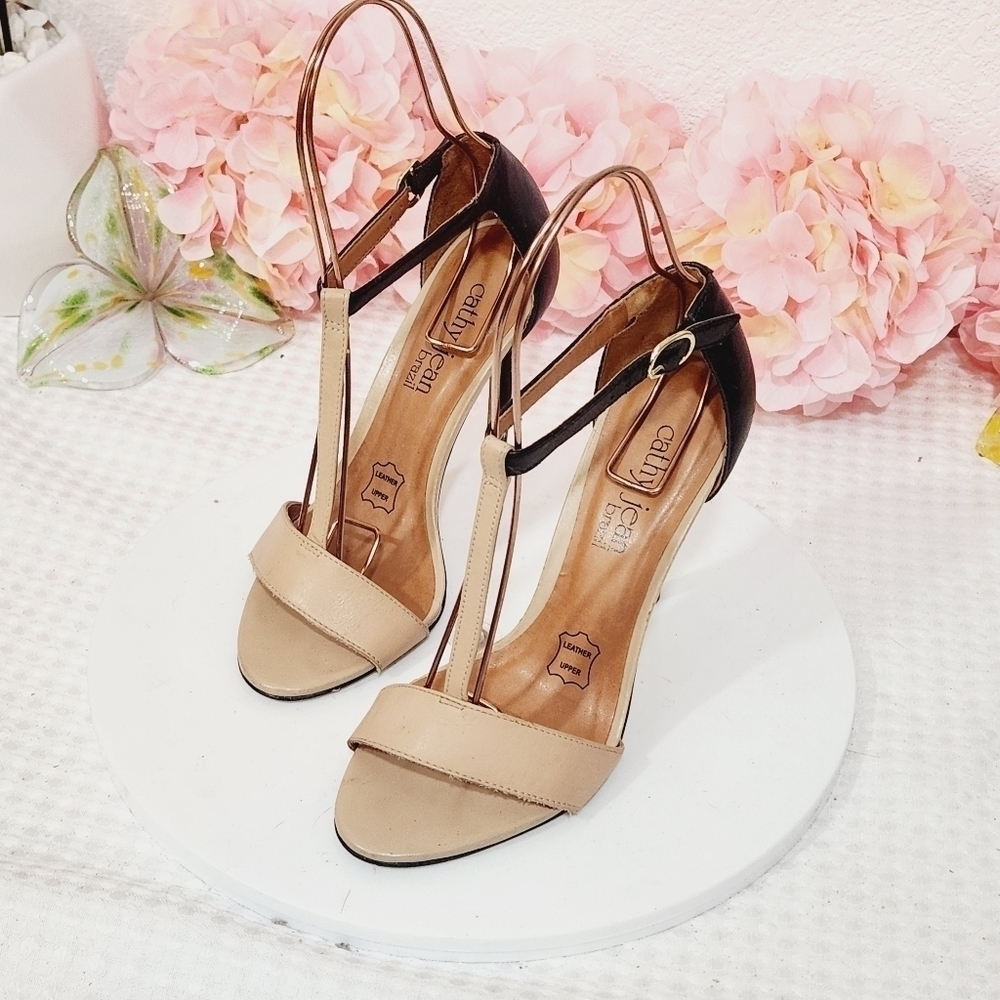 Cathy Jean Beige and Black Brazilian Leather Ankle Strap Heels Size 6